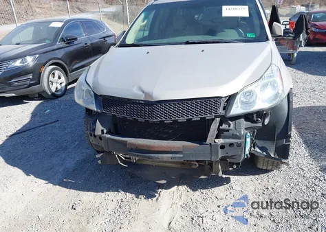 2010 Chevrolet Traverse Lt z USA, uszkodzony, nr VIN 1GNLRGED7AS149171